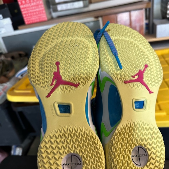 Size 7 Nike Jordan Luka’s - Picture 2 of 5